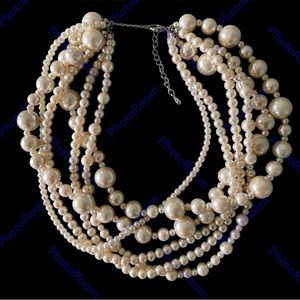 Beautiful “PEARL” NECKLACE